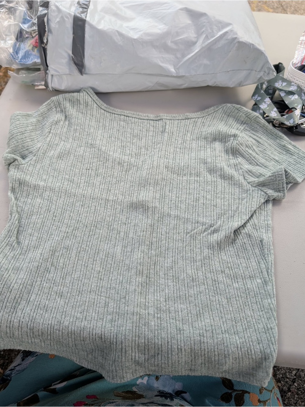 Hollister, SHEIN, etc tank tops - LOT OF 6 - Picture 6 of 7